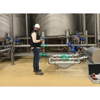 Contraste de caudal mediante caudalímetro ultrasónico portátil